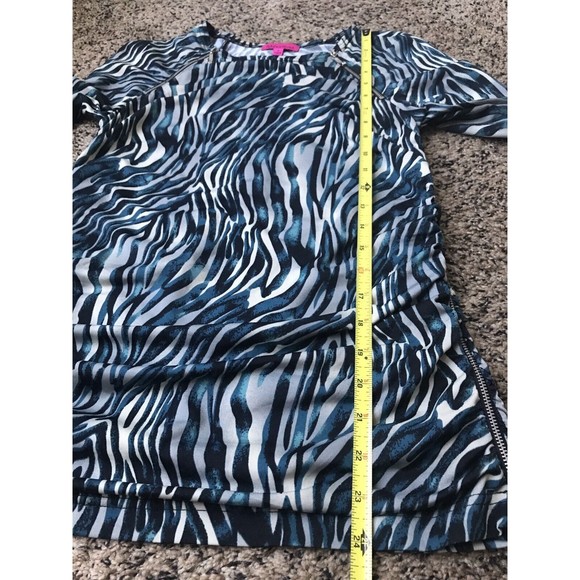 Max & Rina Tunic Top Blouse Blue Zebra Print Zipper Accents Size Small - Picture 8 of 9